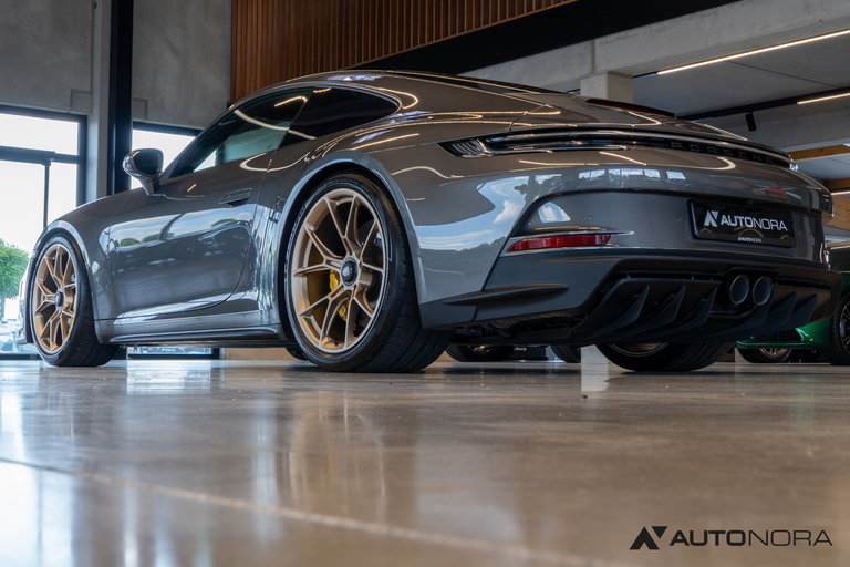 Porsche 992 GT3 Touring