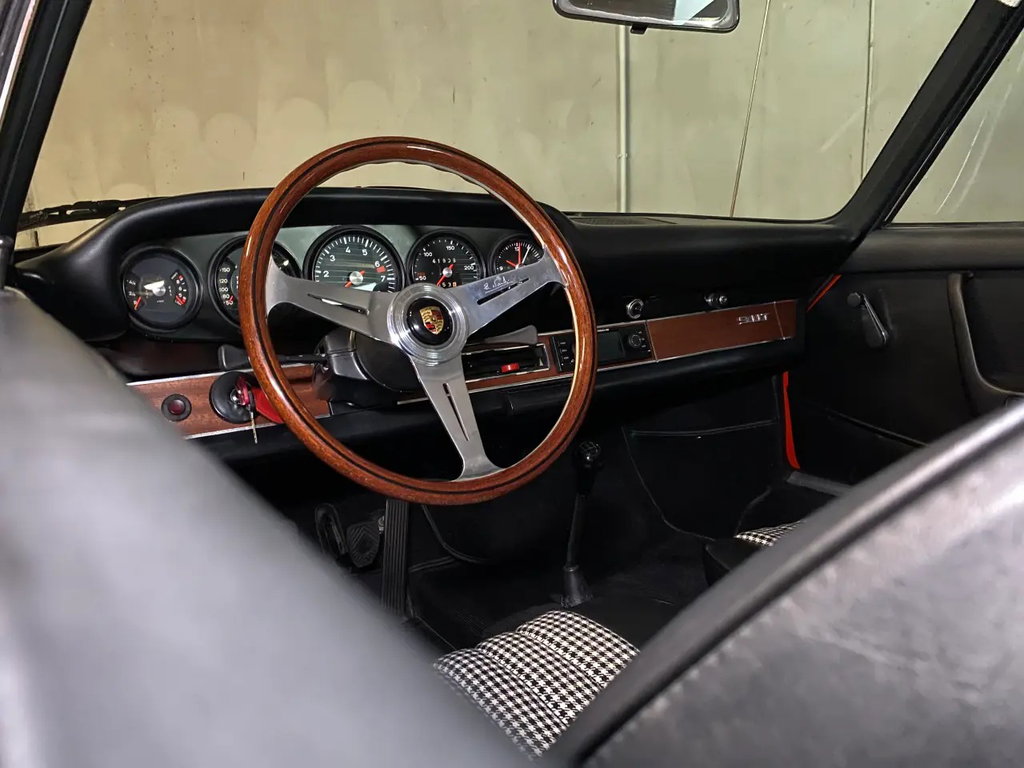 Porsche 911 T