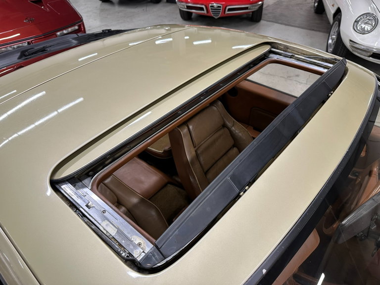 Porsche 928