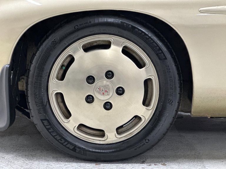 Porsche 928