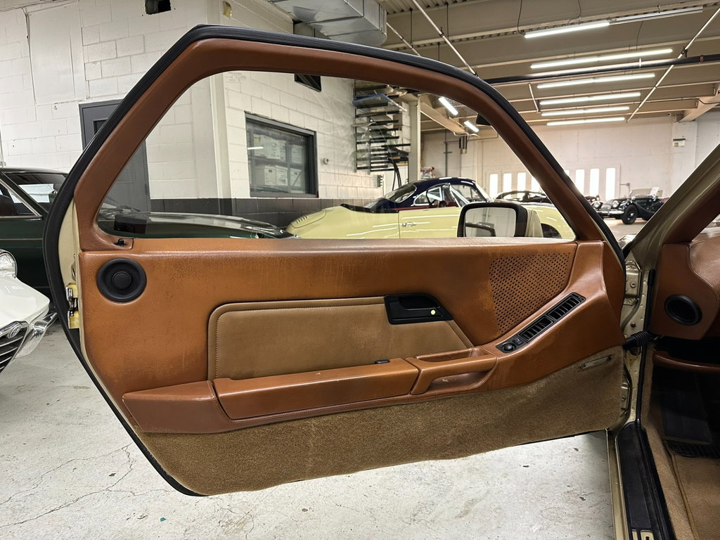 Porsche 928