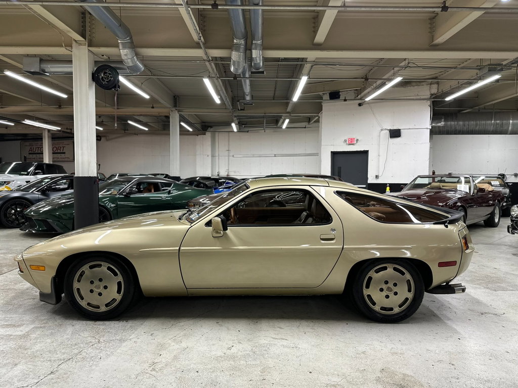 Porsche 928