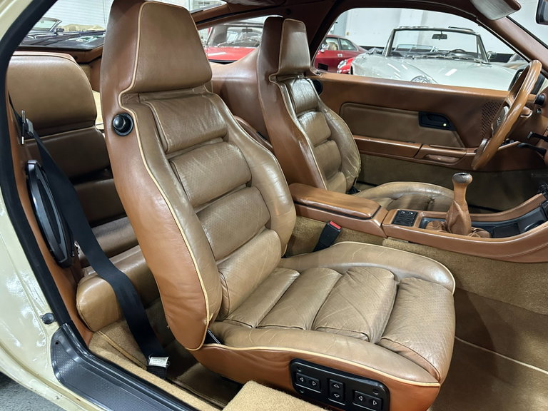 Porsche 928