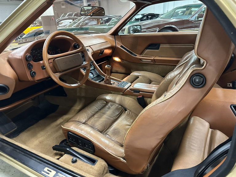 Porsche 928
