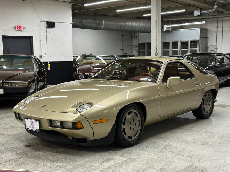 Porsche 928