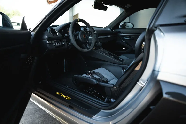 Porsche 718 Cayman GT4 RS