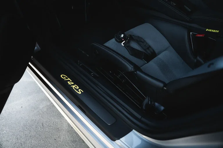 Porsche 718 Cayman GT4 RS