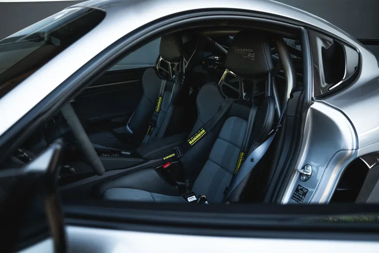 Porsche 718 Cayman GT4 RS