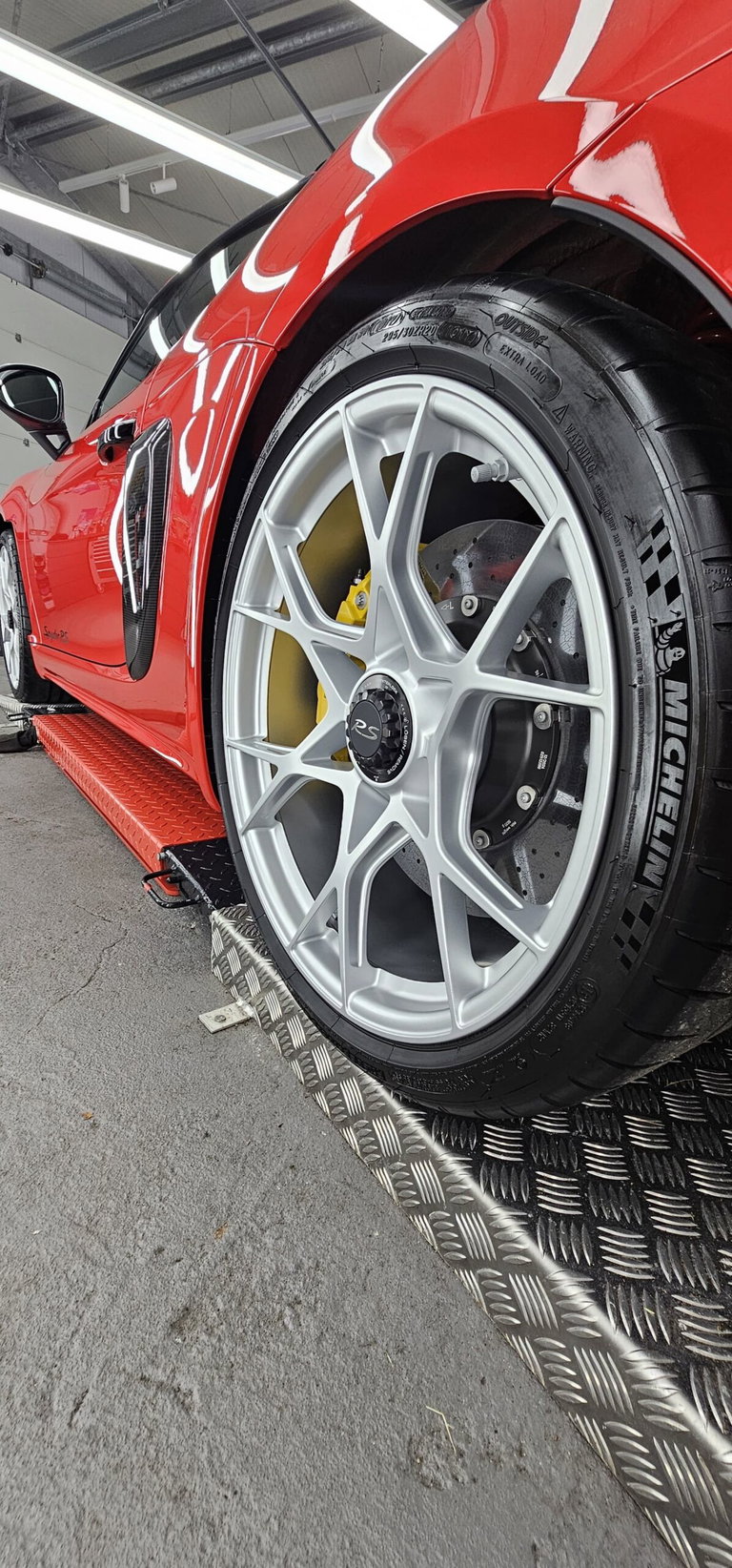 Porsche 718 Spyder RS