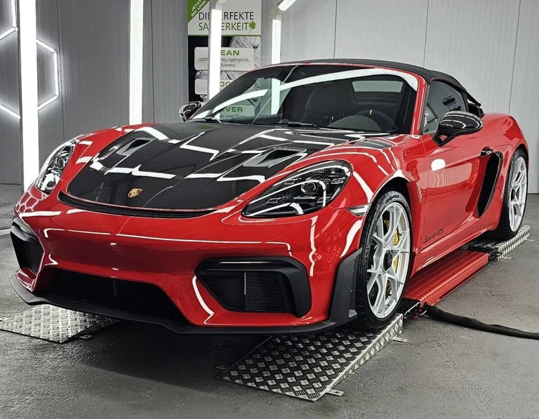 Porsche 718 Spyder RS
