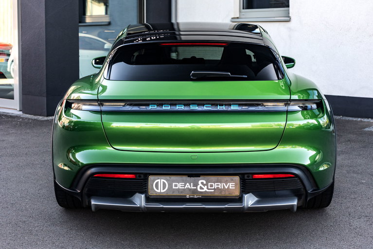 Porsche Taycan Turbo Cross Turismo