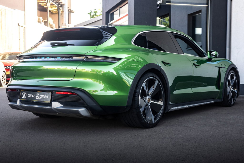 Porsche Taycan Turbo Cross Turismo
