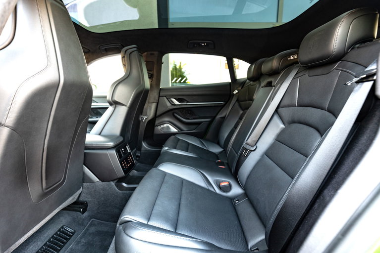 Porsche Taycan Turbo Cross Turismo
