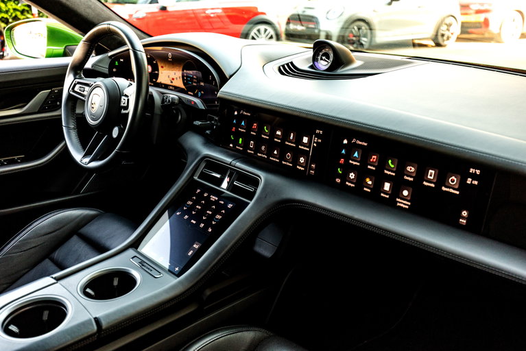 Porsche Taycan Turbo Cross Turismo