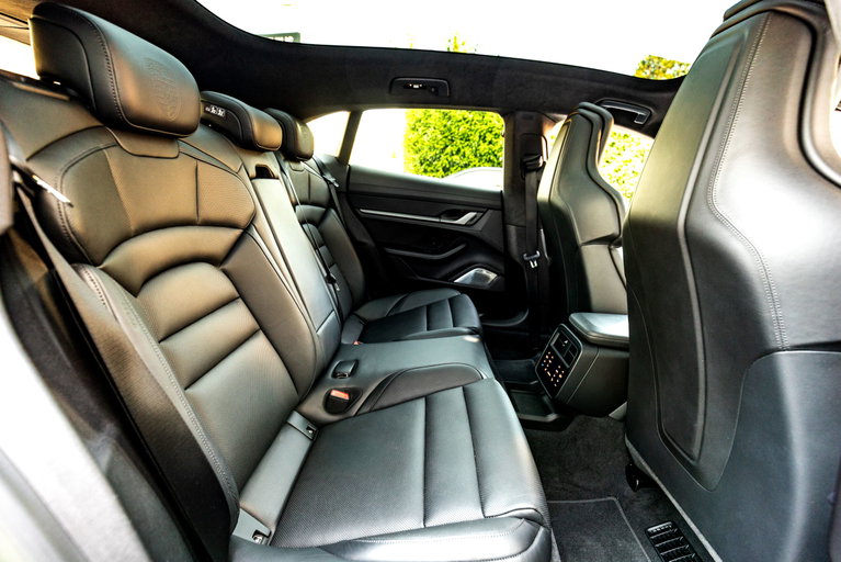 Porsche Taycan Turbo Cross Turismo