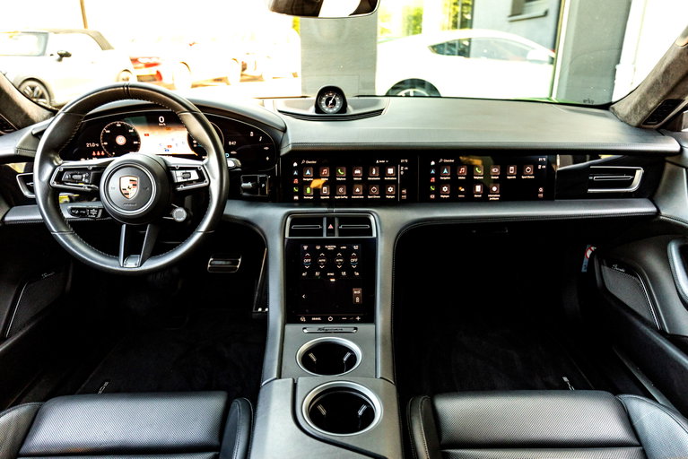 Porsche Taycan Turbo Cross Turismo