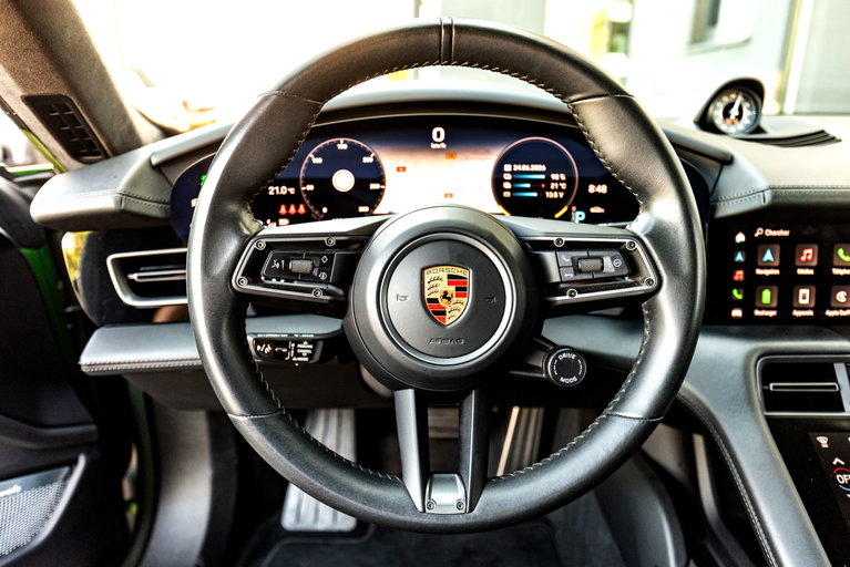 Porsche Taycan Turbo Cross Turismo