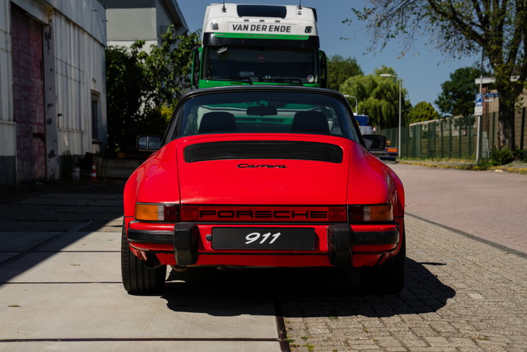 Porsche 911 Carrera 3.2
