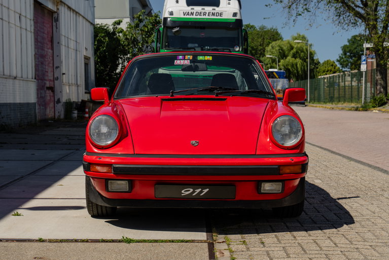 Porsche 911 Carrera 3.2