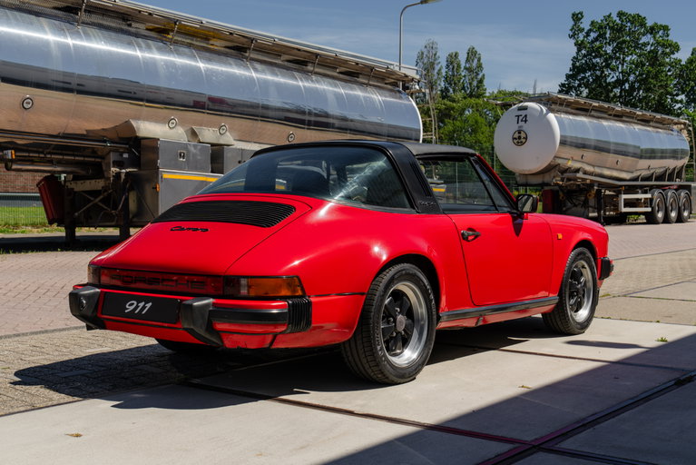 Porsche 911 Carrera 3.2