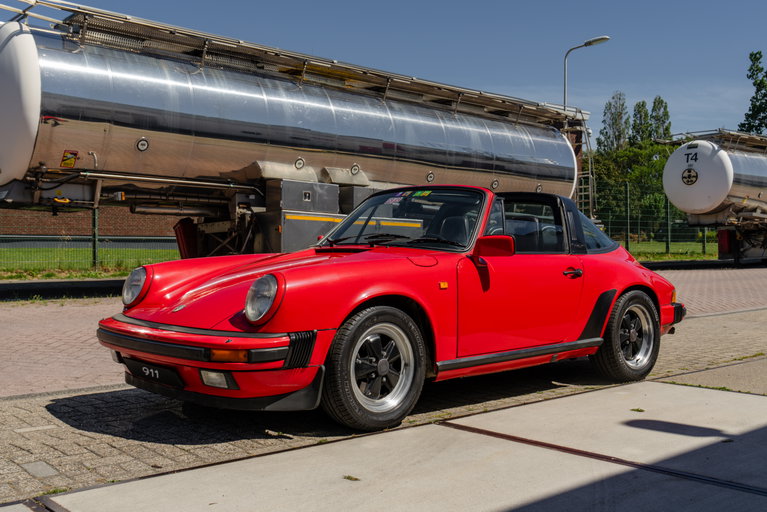 Porsche 911 Carrera 3.2