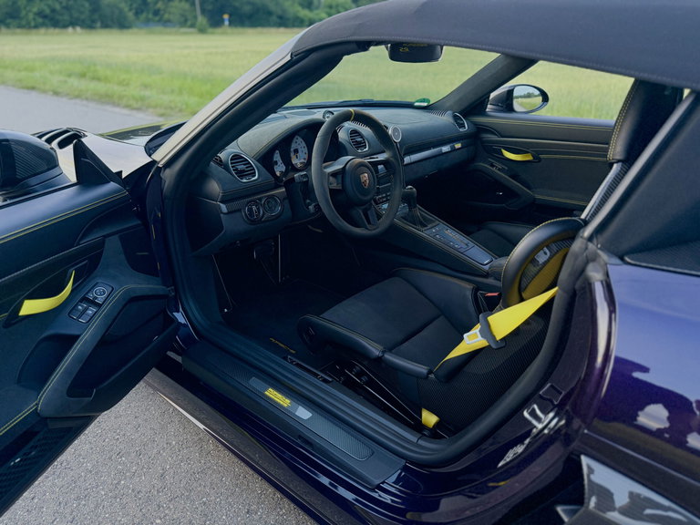 Porsche 718 Spyder RS