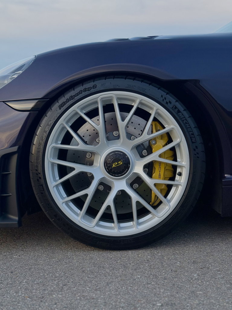 Porsche 718 Spyder RS