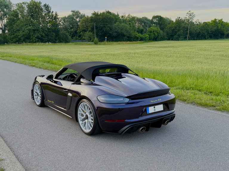 Porsche 718 Spyder RS