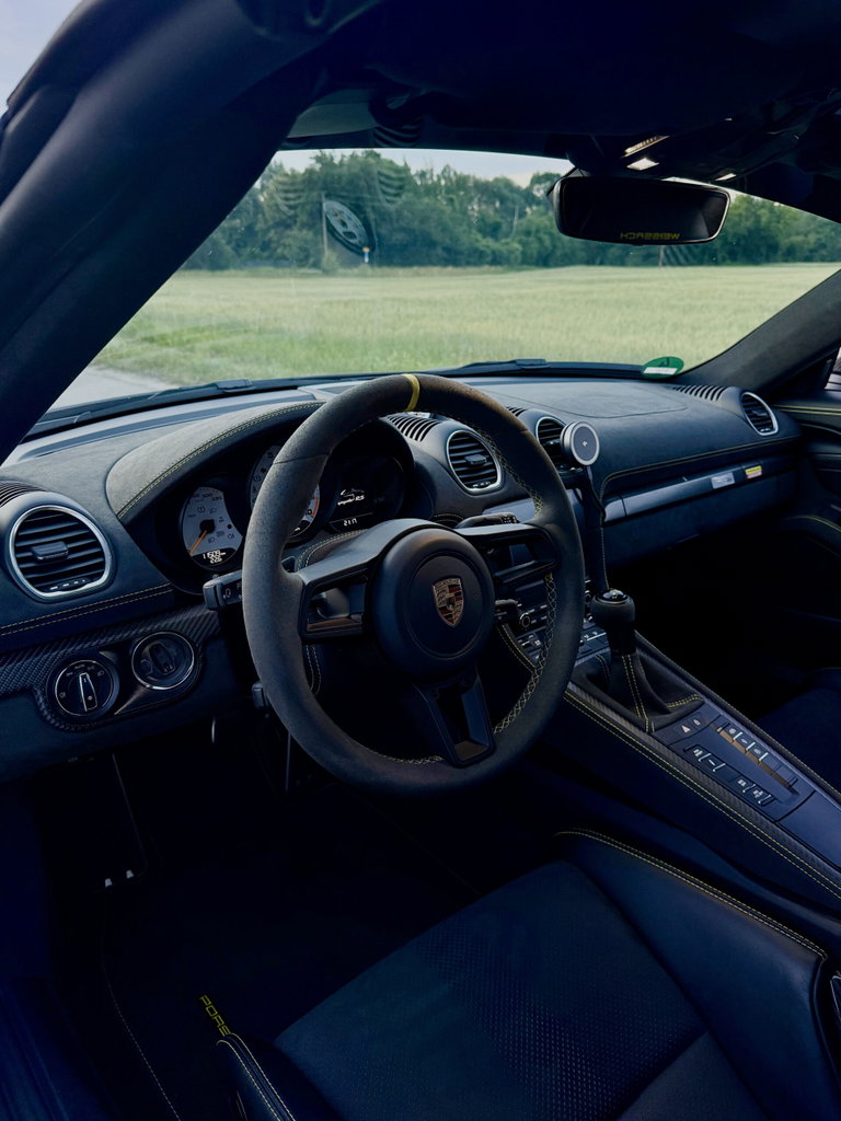 Porsche 718 Spyder RS