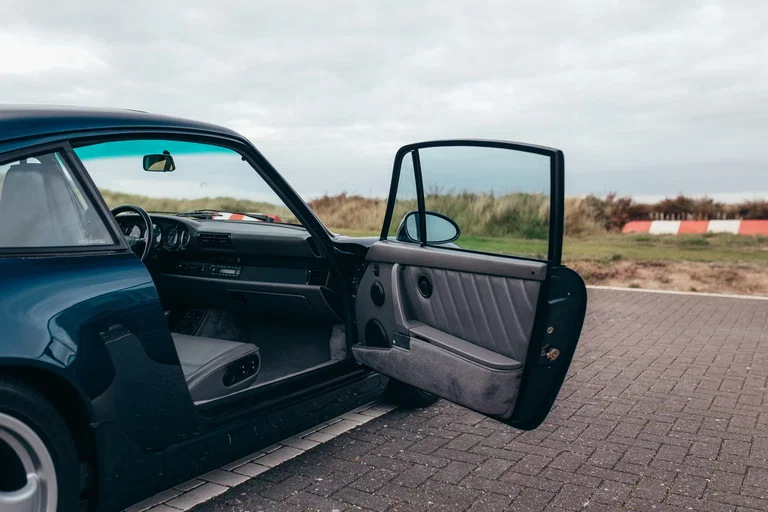 Porsche 964 Carrera 4
