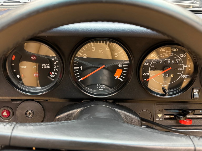 Porsche 911 Carrera 3.2 (US)