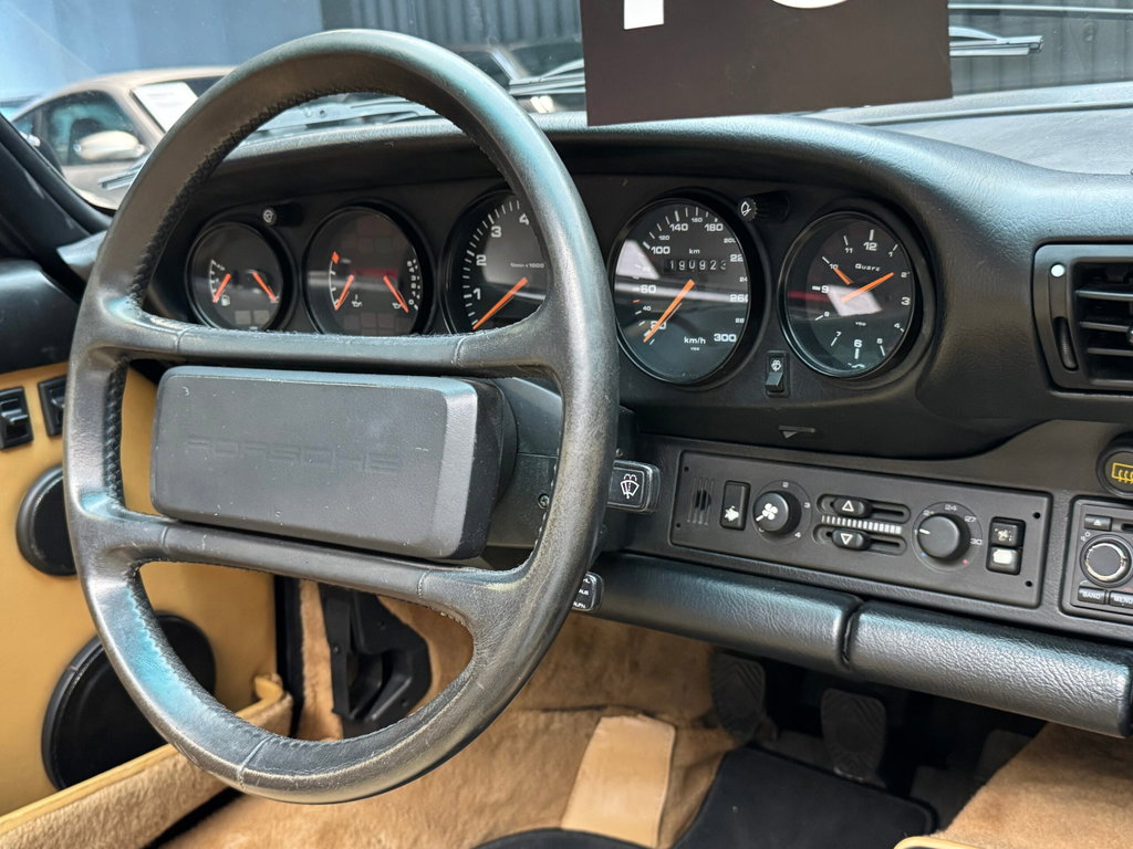 Porsche 964 Carrera 4