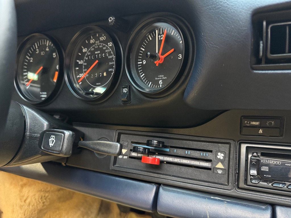 Porsche 911 Carrera 3.2 (US)