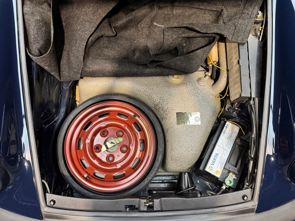 Porsche 911 Carrera 3.2 (US)