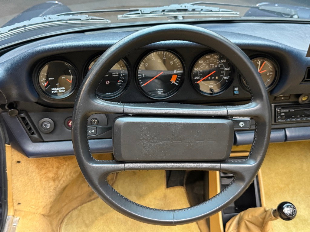 Porsche 911 Carrera 3.2 (US)