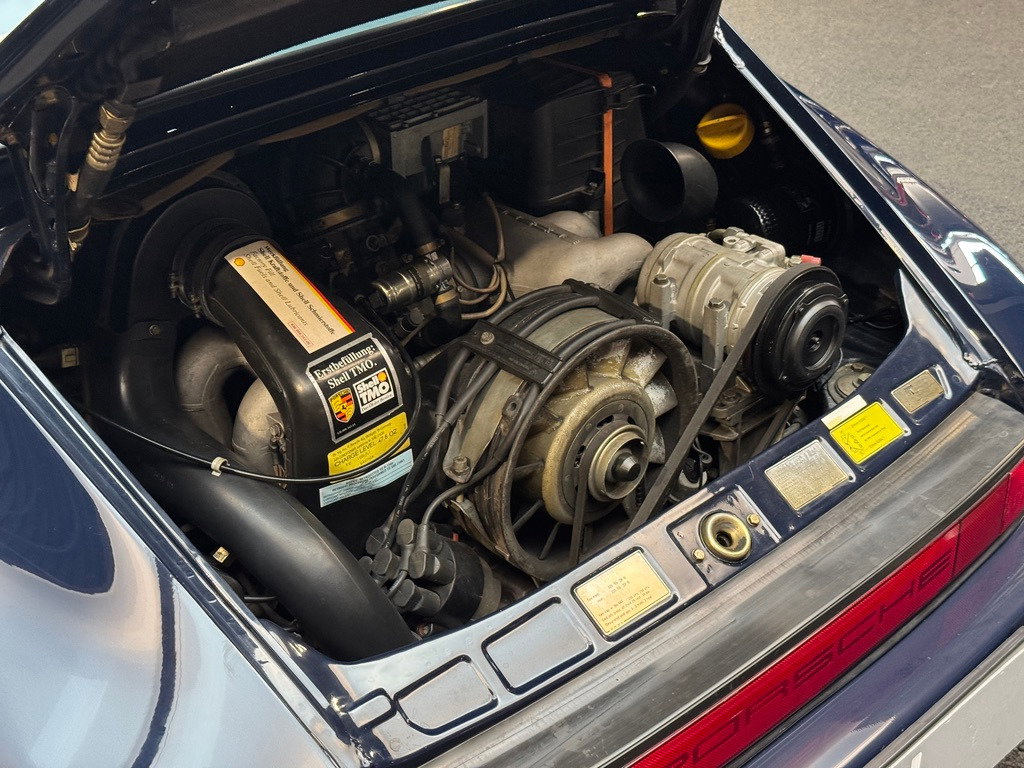 Porsche 911 Carrera 3.2 (US)
