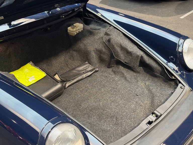 Porsche 911 Carrera 3.2 (US)