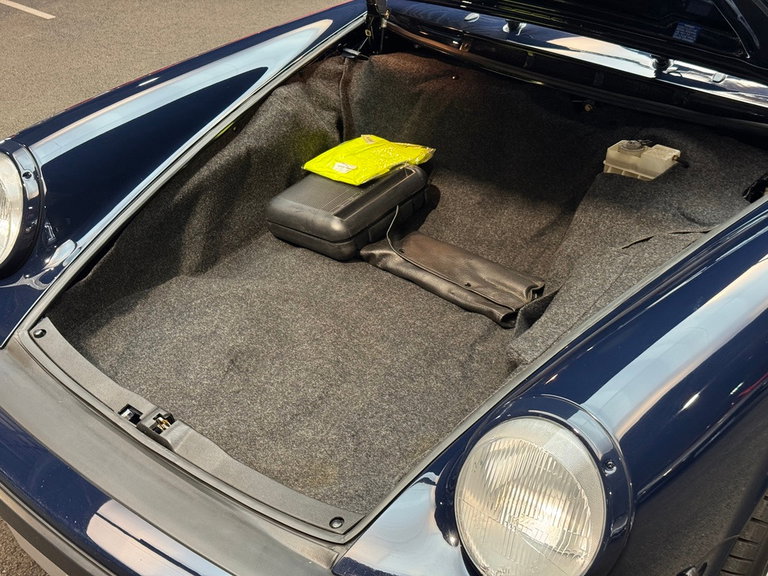 Porsche 911 Carrera 3.2 (US)