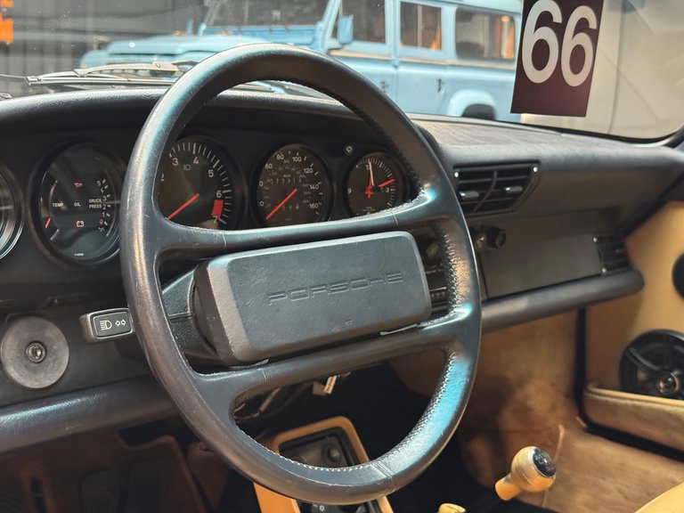 Porsche 911 Carrera 3.2 (US)