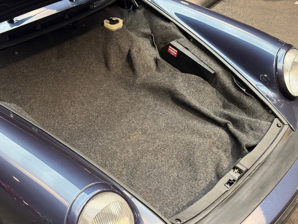Porsche 911 Carrera 3.2 (US)
