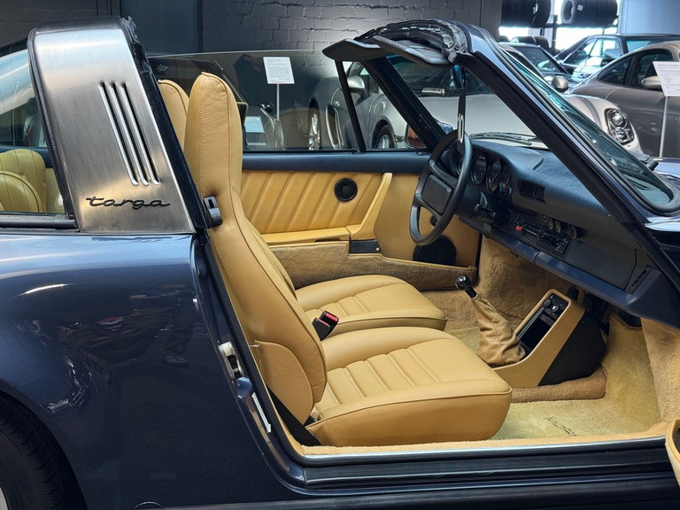 Porsche 911 Carrera 3.2 (US)