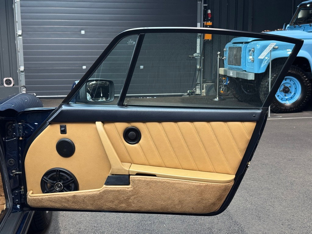 Porsche 911 Carrera 3.2 (US)