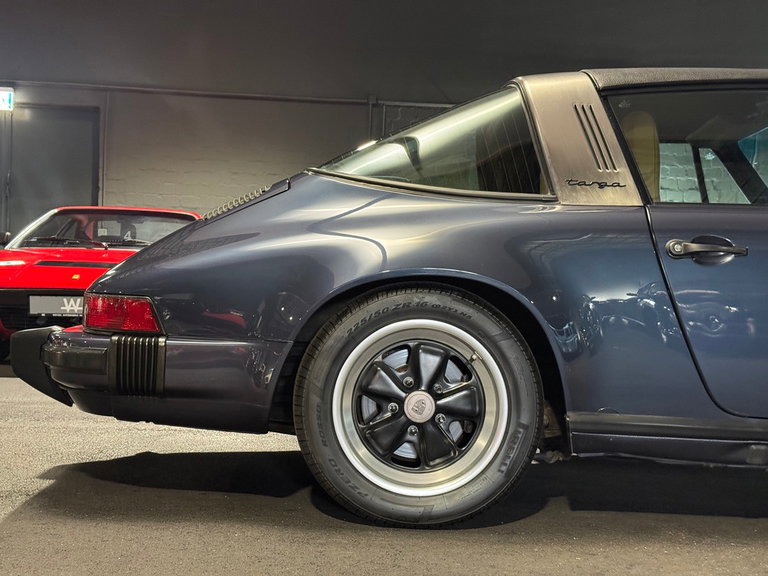 Porsche 911 Carrera 3.2 (US)