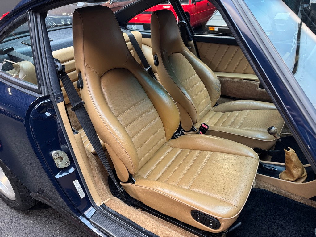 Porsche 911 Carrera 3.2 (US)