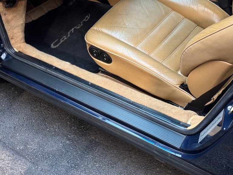 Porsche 911 Carrera 3.2 (US)