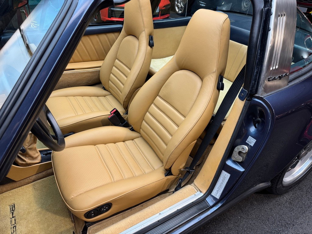 Porsche 911 Carrera 3.2 (US)