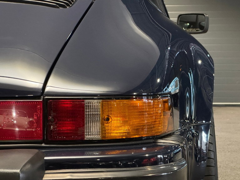 Porsche 911 Carrera 3.2 (US)