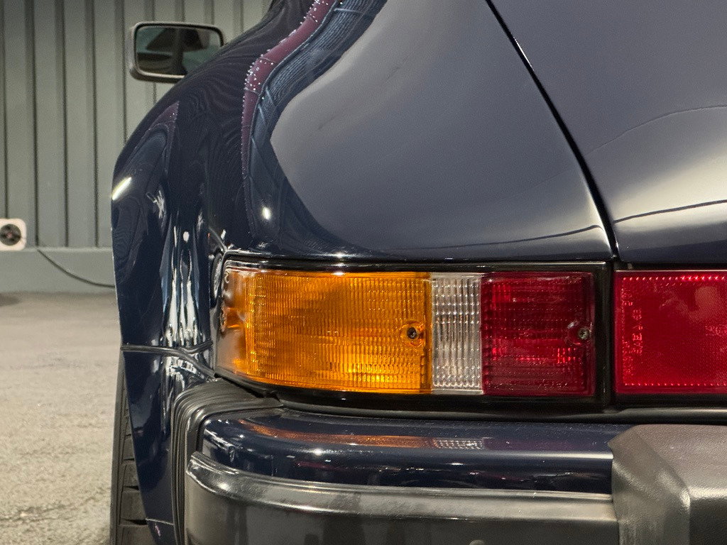 Porsche 911 Carrera 3.2 (US)