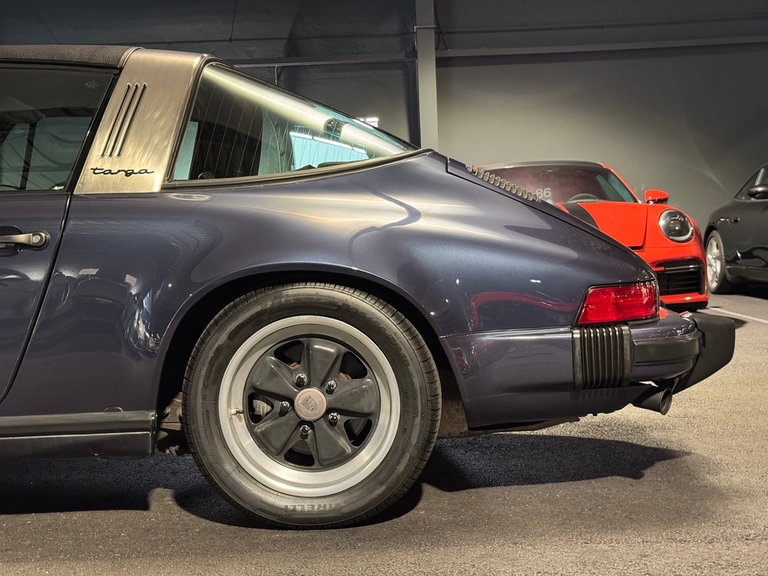 Porsche 911 Carrera 3.2 (US)