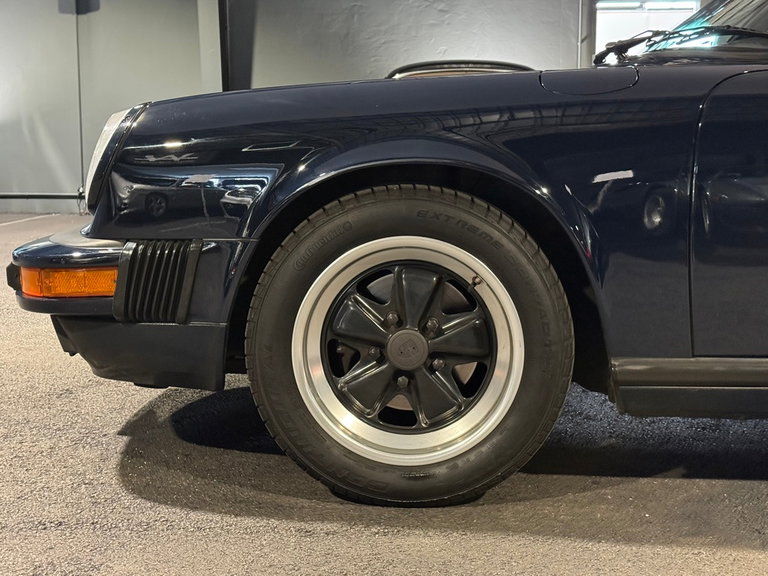Porsche 911 Carrera 3.2 (US)